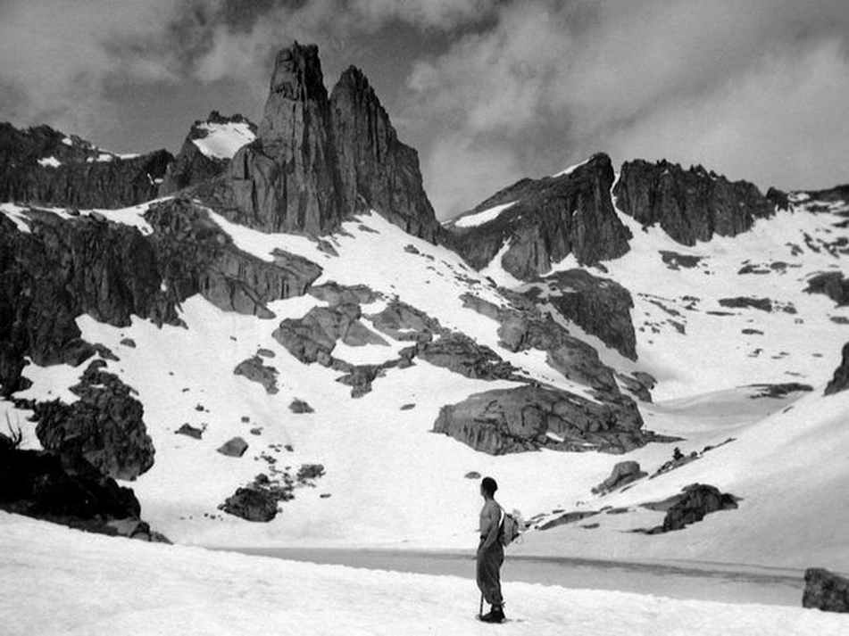 Robert Ollivier face aux Aiguilles dAmitges