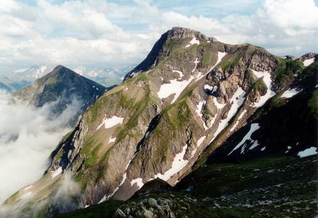 Pic Gazies (2457 m) vu du NW