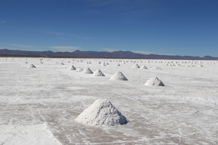 Exploitation du sel dans le salar d'Uyuni