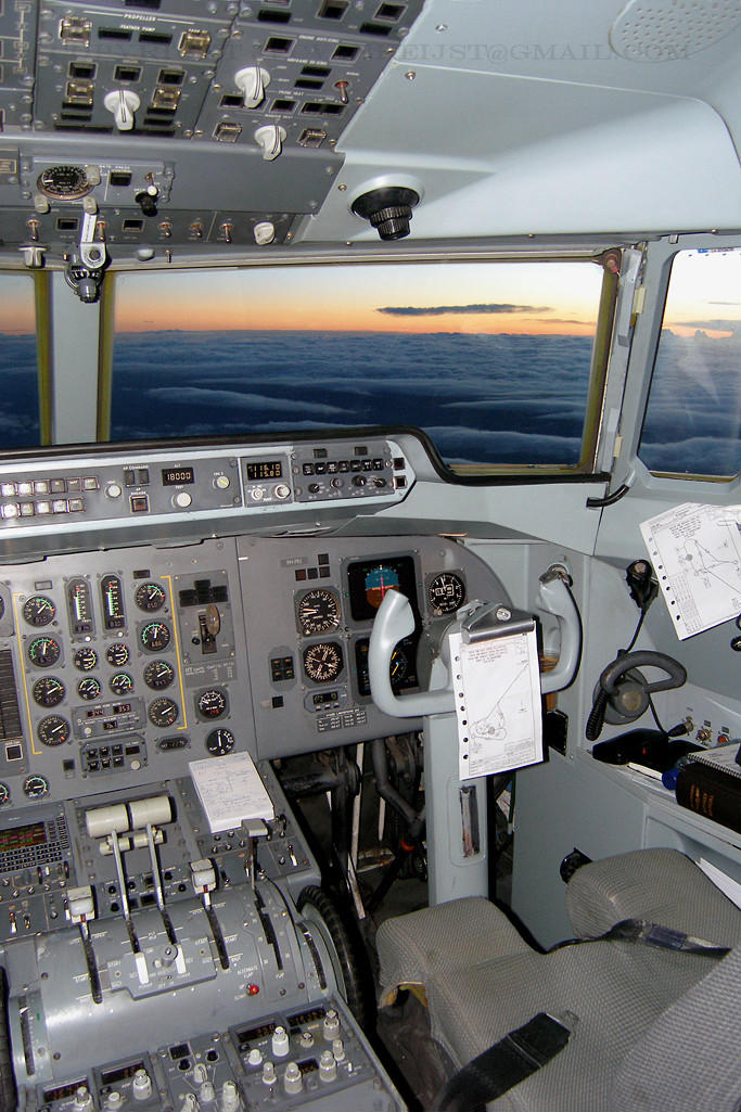 Fokker 50 cockpit