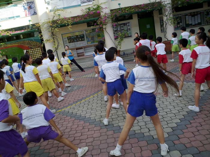 9am - Physical Ed by external trainers. Not too bad because my group got two chiobus.