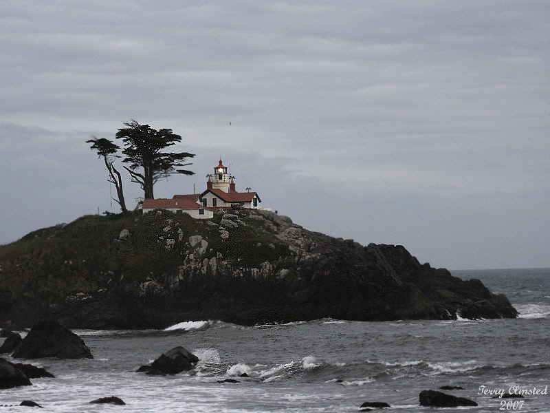 4-13-07 Battery Point lighthouse Crescent City 5402r.jpg