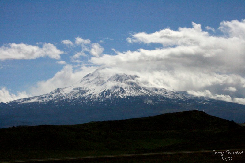 4-07-07 Mt Shasta in storm at 70 mph 5028r.jpg