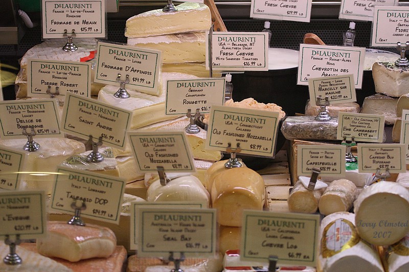 7-25-07 cheeses to die for 9494r.JPG