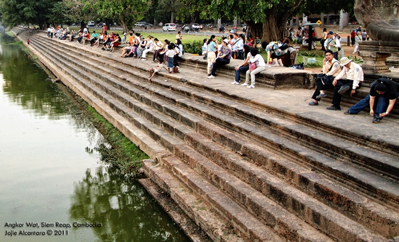 Waiting for sunset in Angkor Wat