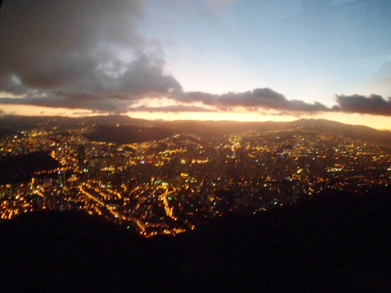 Caracas from Teleferico - Warairarepano (2).jpg