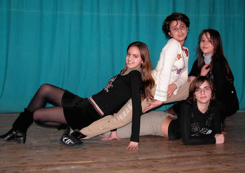 THEATRICAL  SCHOOL  TEAM ...