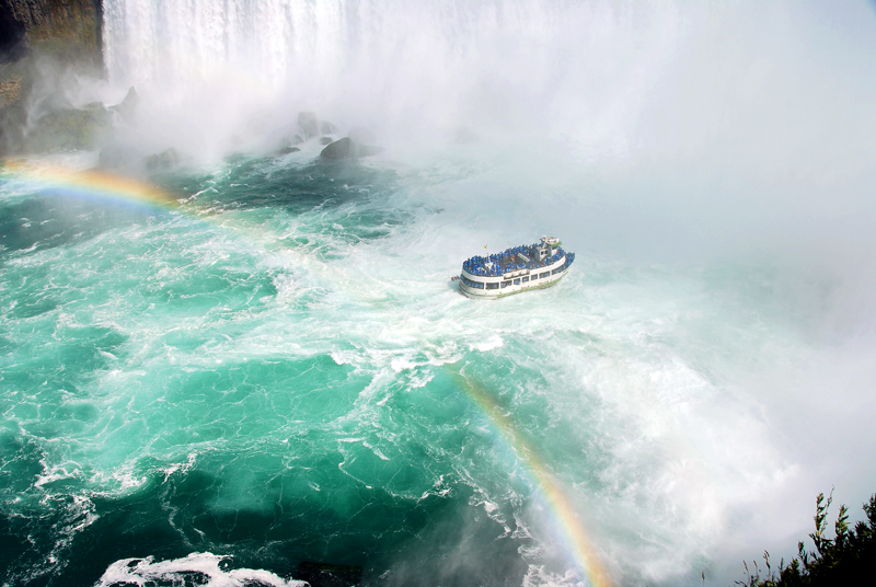Niagara Falls Horseshoe falls Maid of the Mist with rainbow