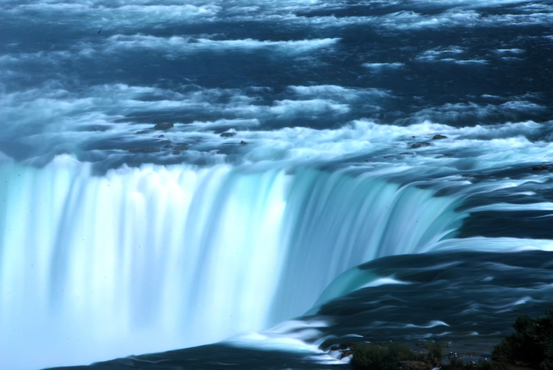 Niagara Falls Horseshoe falls long exposure