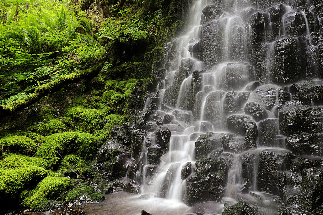 Murna Creek Waterfall
