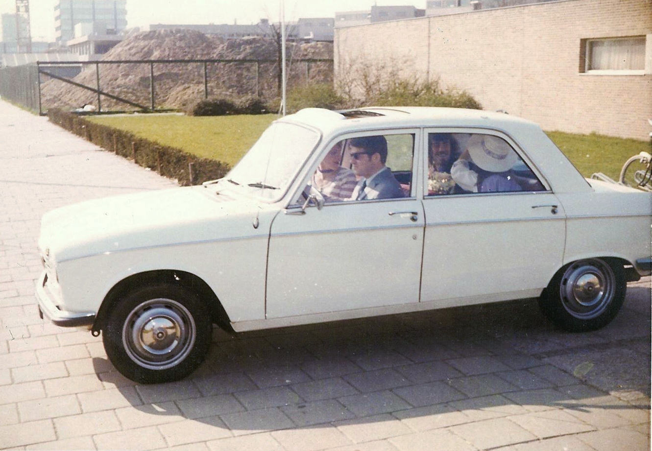 my dads Peugeot 204