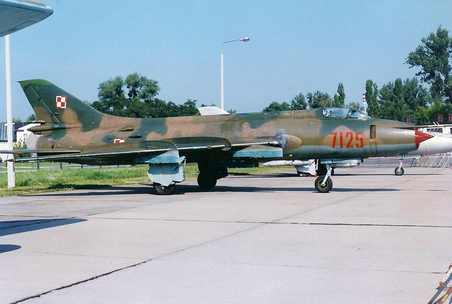 Su-20R 7125