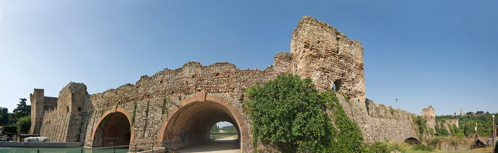Closeup of Ponte Visconteo