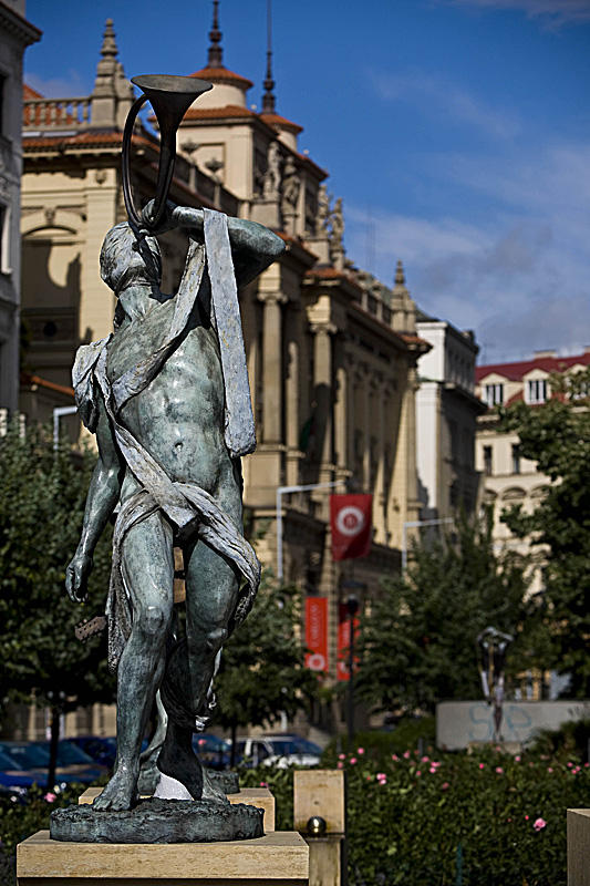 Statues and fountain at Semovazne Namesti