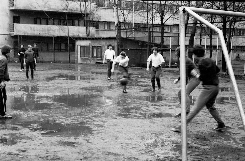 20040123-750x-FootbalSeSoKick-800.jpg