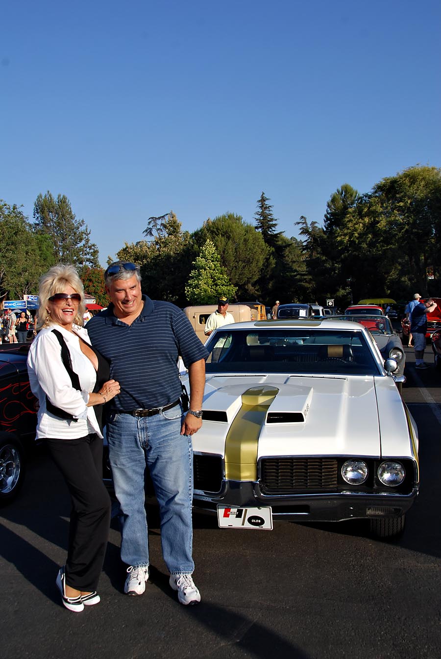 Linda Vaughn and friend