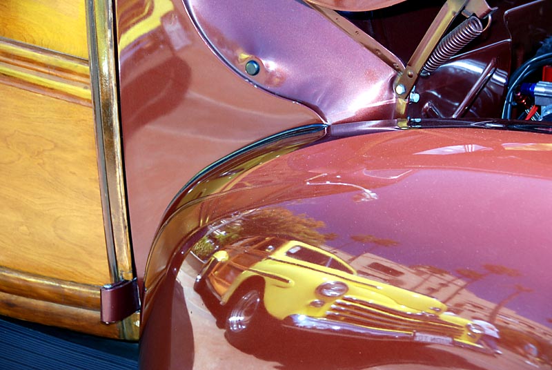 Reflection: Woodie in a woodie fender