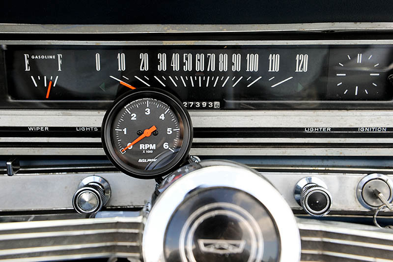 Auto Meter 2981 Tach.jpg