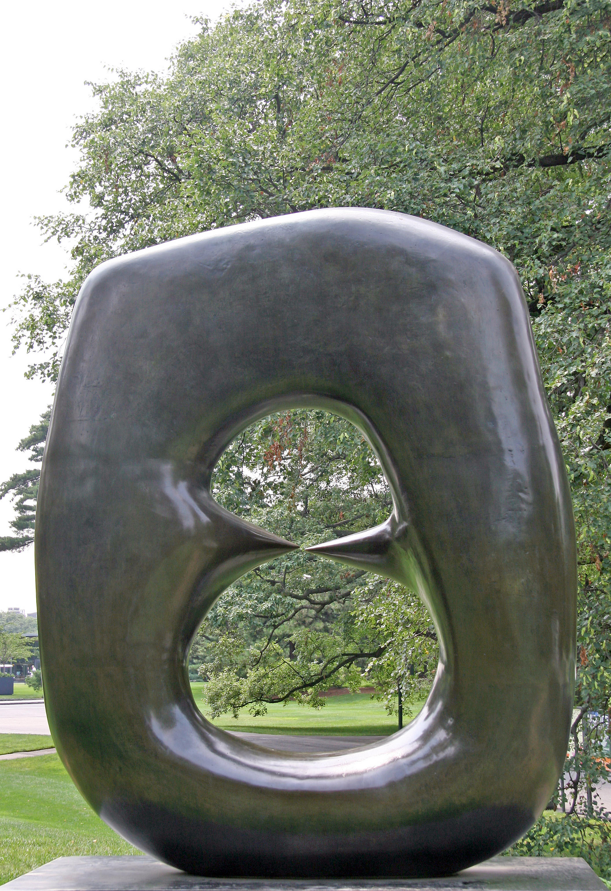 Oval with Points - Henry Moore Sculpture