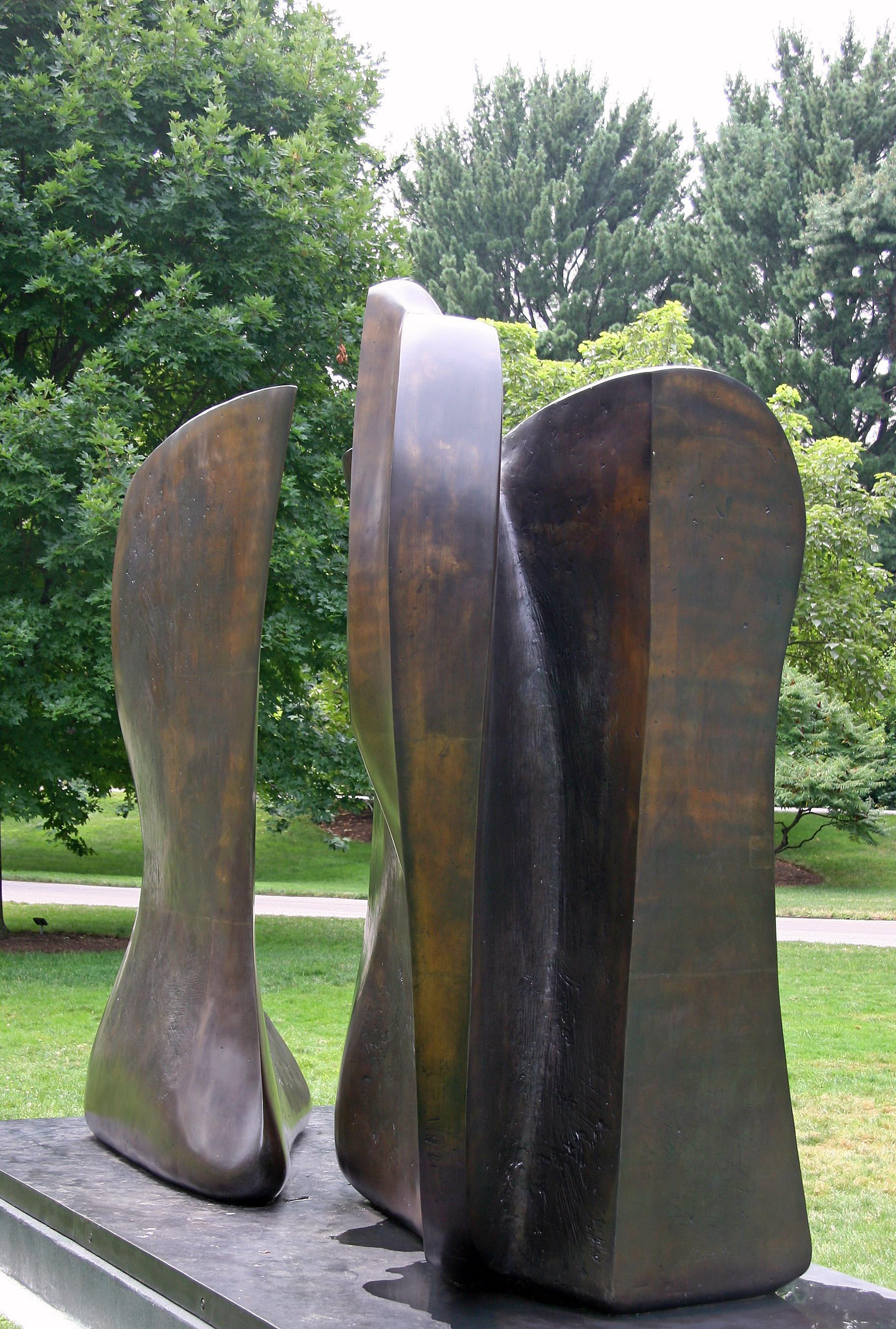 Knife Edge Two Pieces - Henry Moore Sculpture