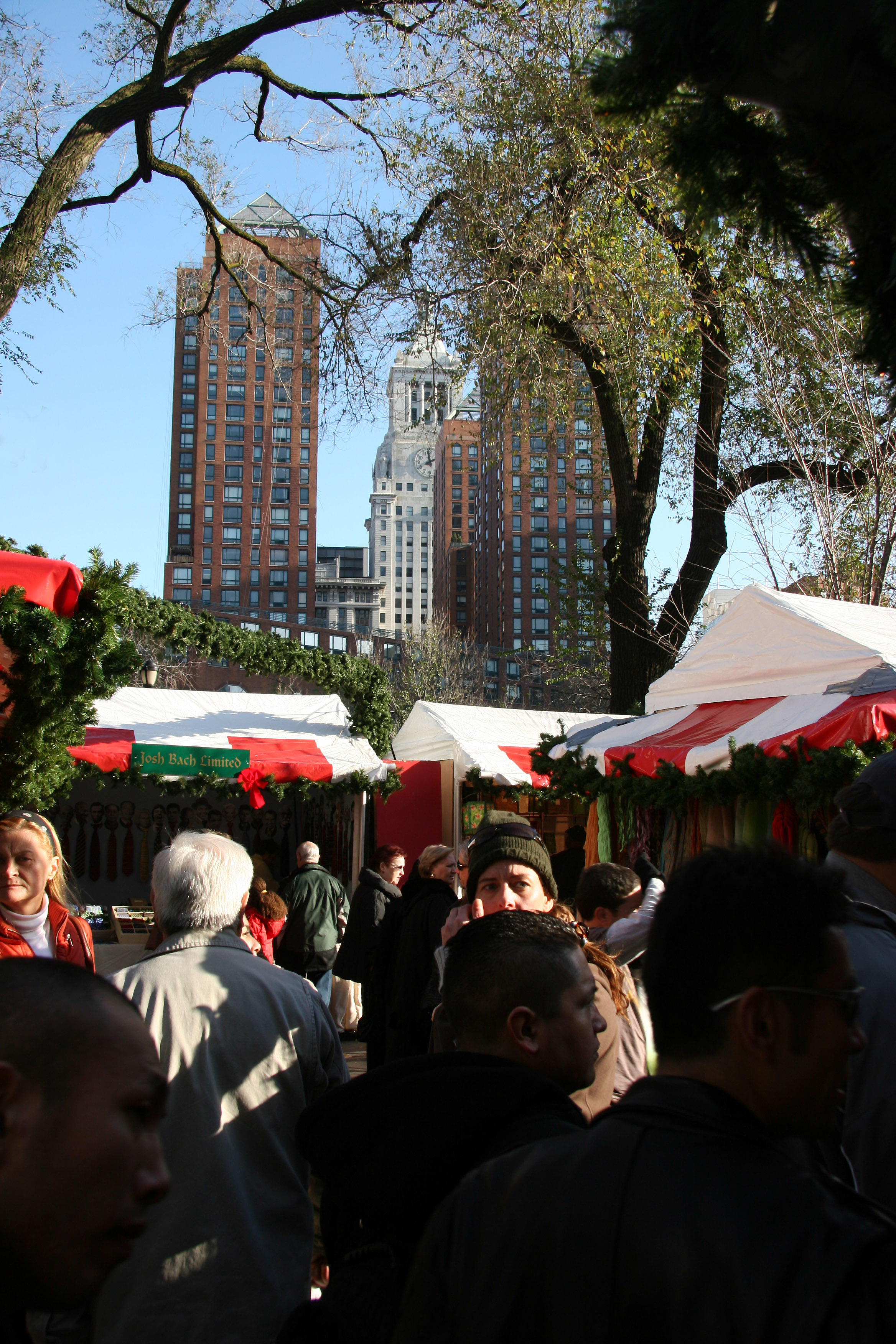 Thanksgiving Weekend Holiday Shopping