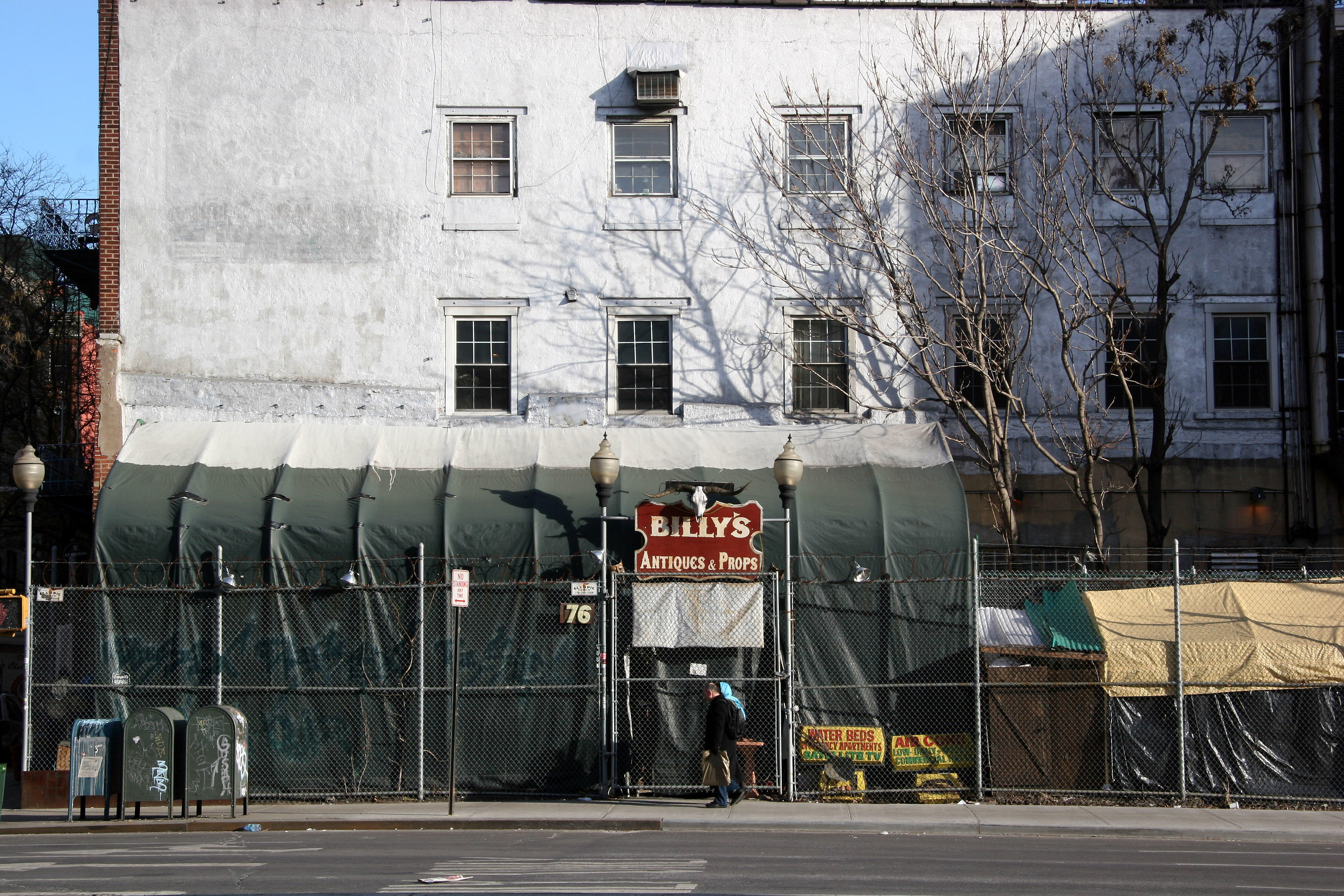 Billys Antiques & Props