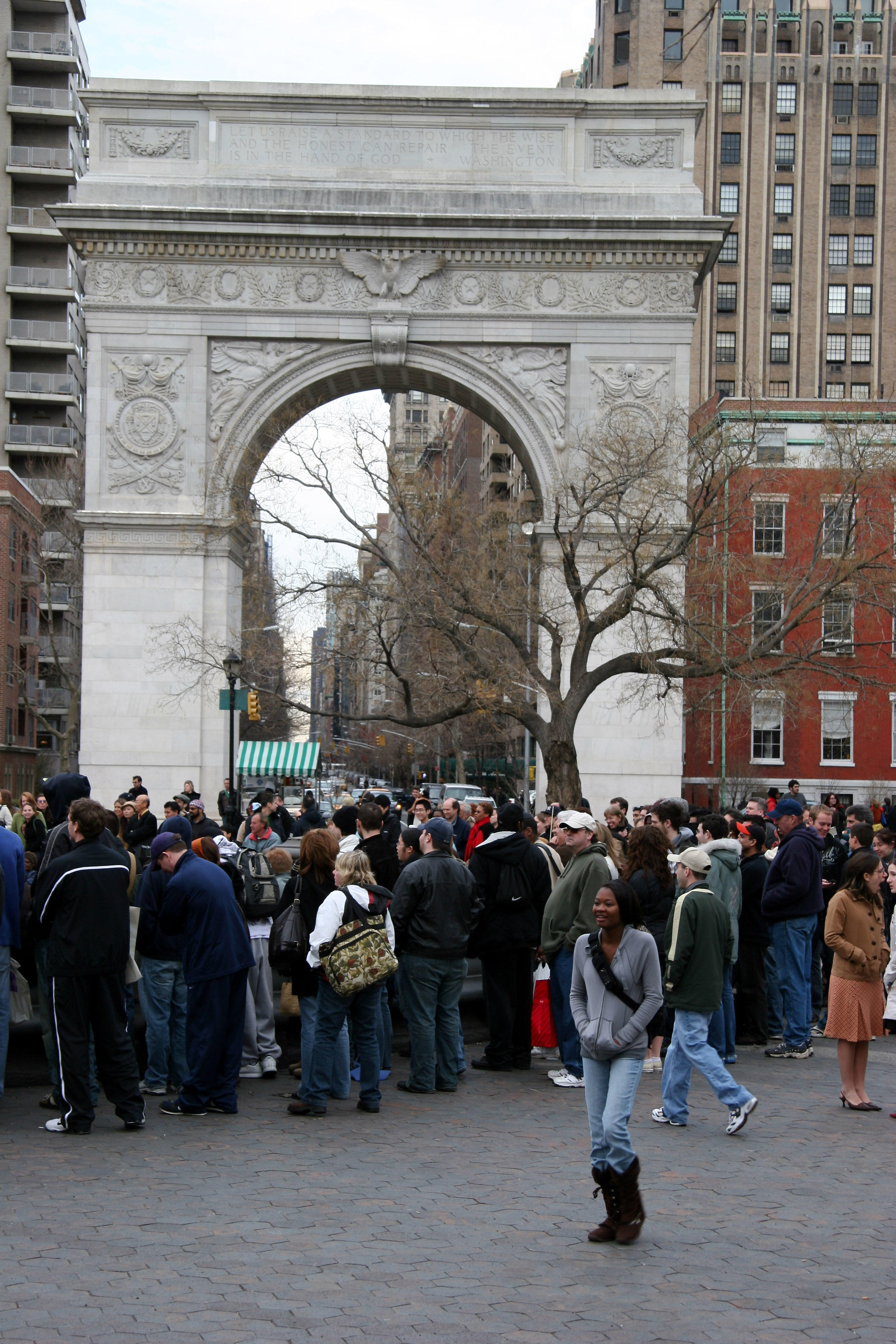 Fountain, Arch & Fifth Avenue View