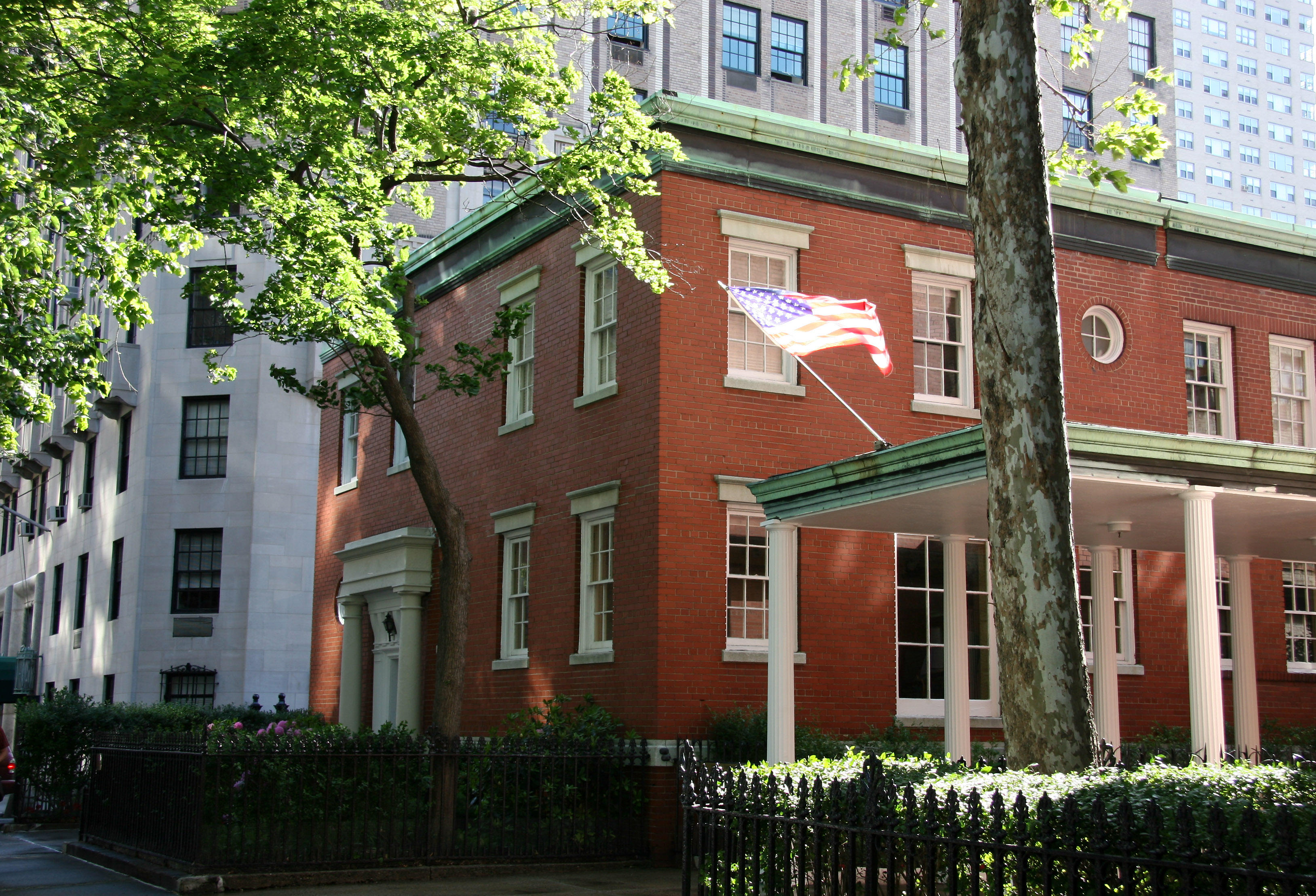Washington Mews at 5th Avenue