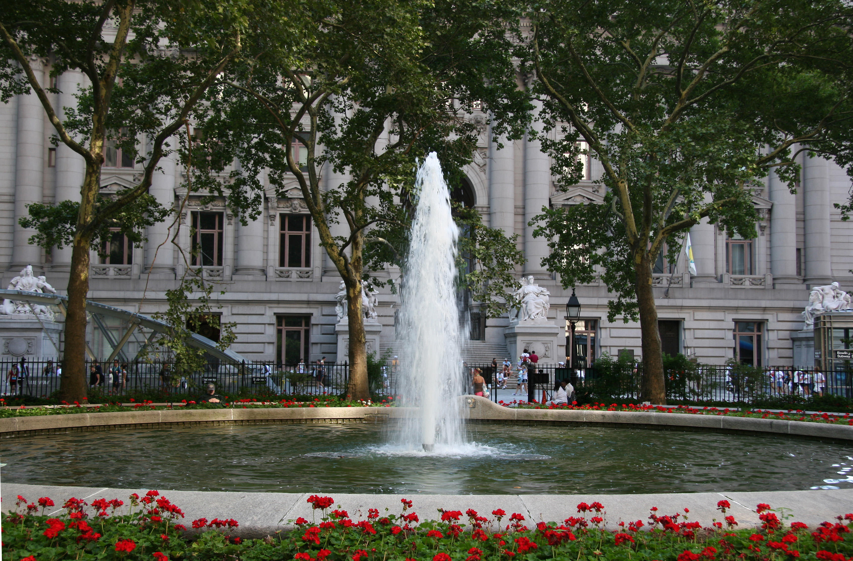 Fountain & Museum of Native Americans - Former U.S. Customs House