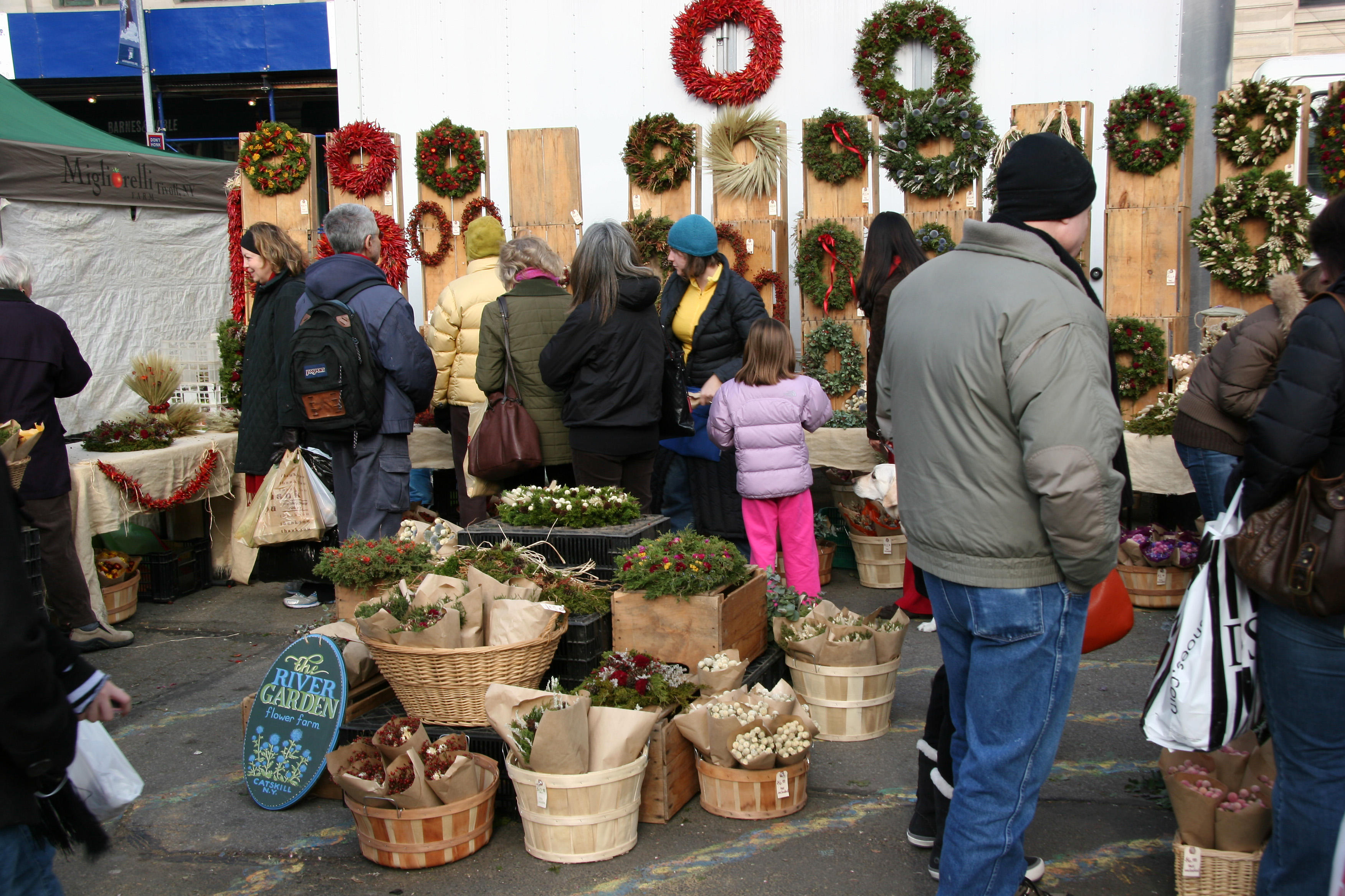 Farmers Green Market - Shopping for Holiday Trimmings