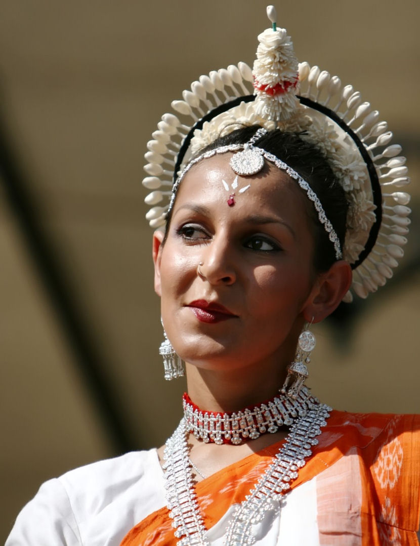 Bharatanatyam dancer (indian temple dance)