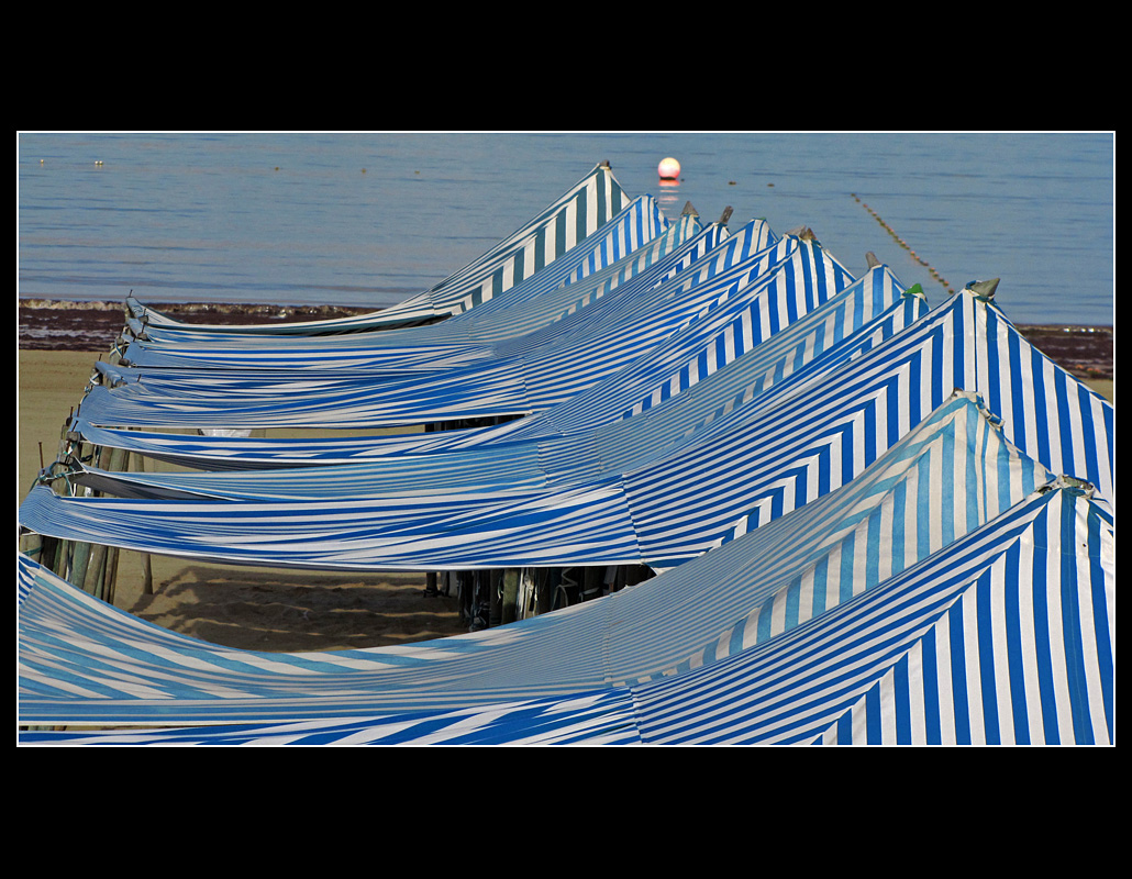 ... blue stripes ...