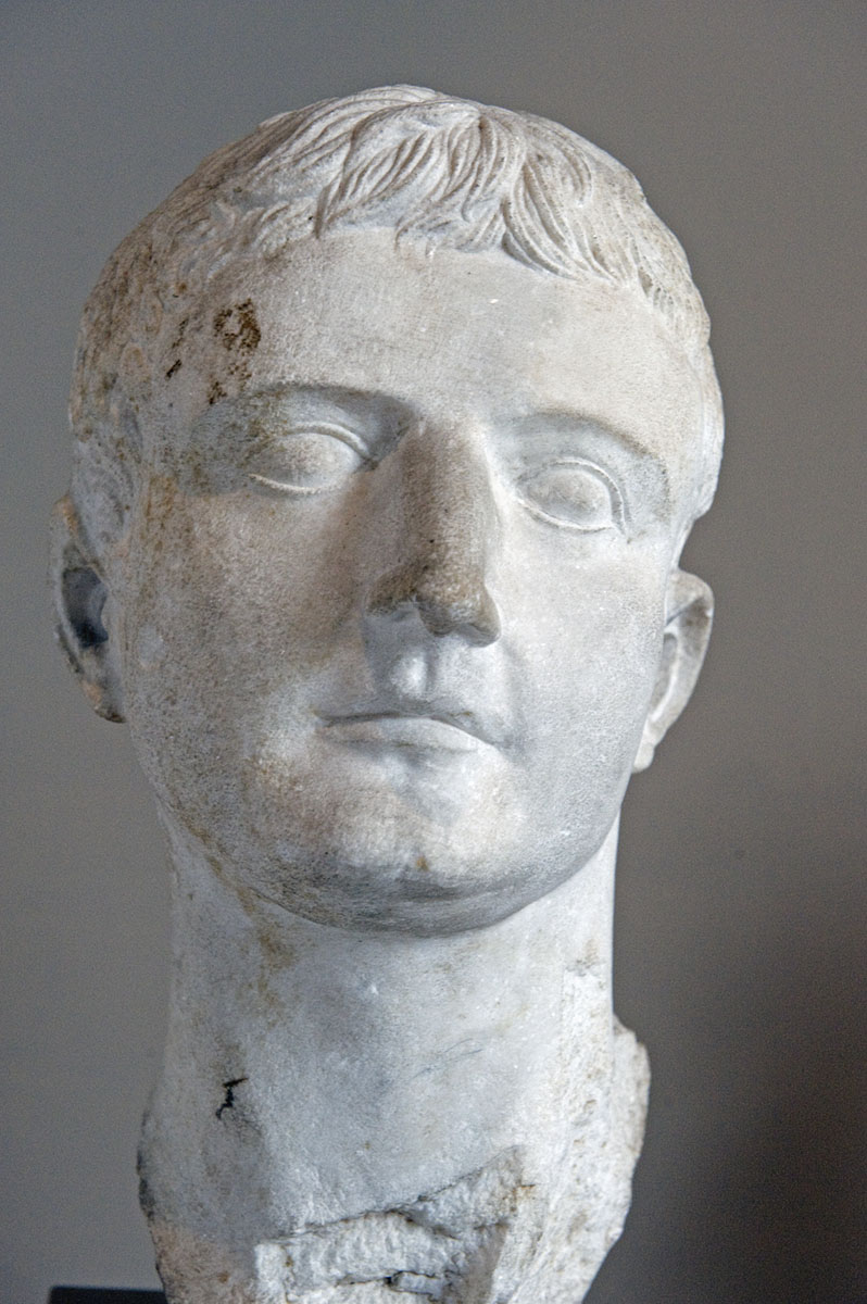 Istanbul december 2009 7221 Tiberius.jpg
