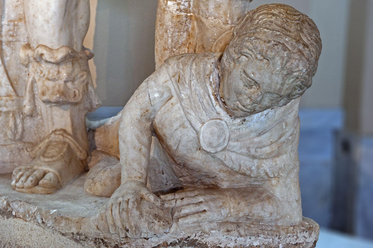 Istanbul June 2010 7599 Hadrian.jpg