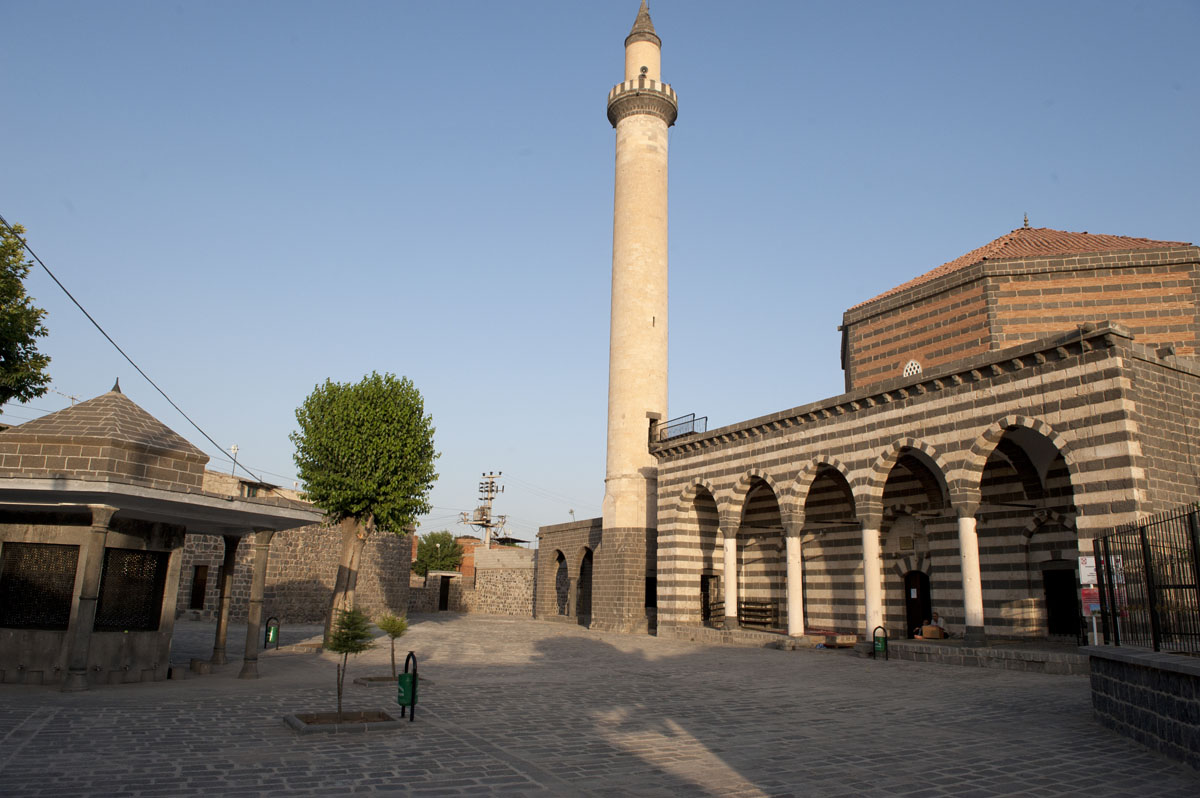 Diyarbakir June 2010 8088.jpg