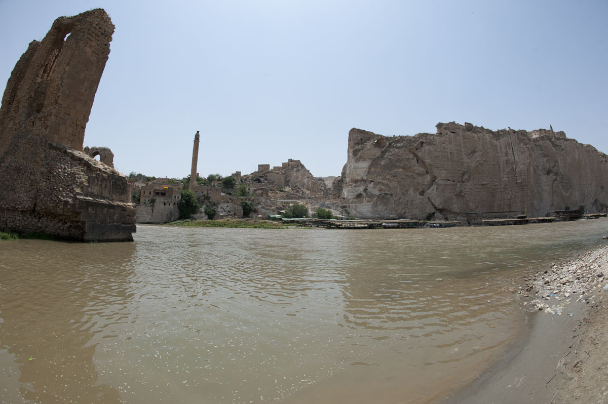 Hasankeyf June 2010 8253.jpg