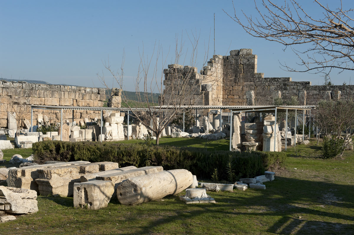 Hierapolis March 2011 4325.jpg