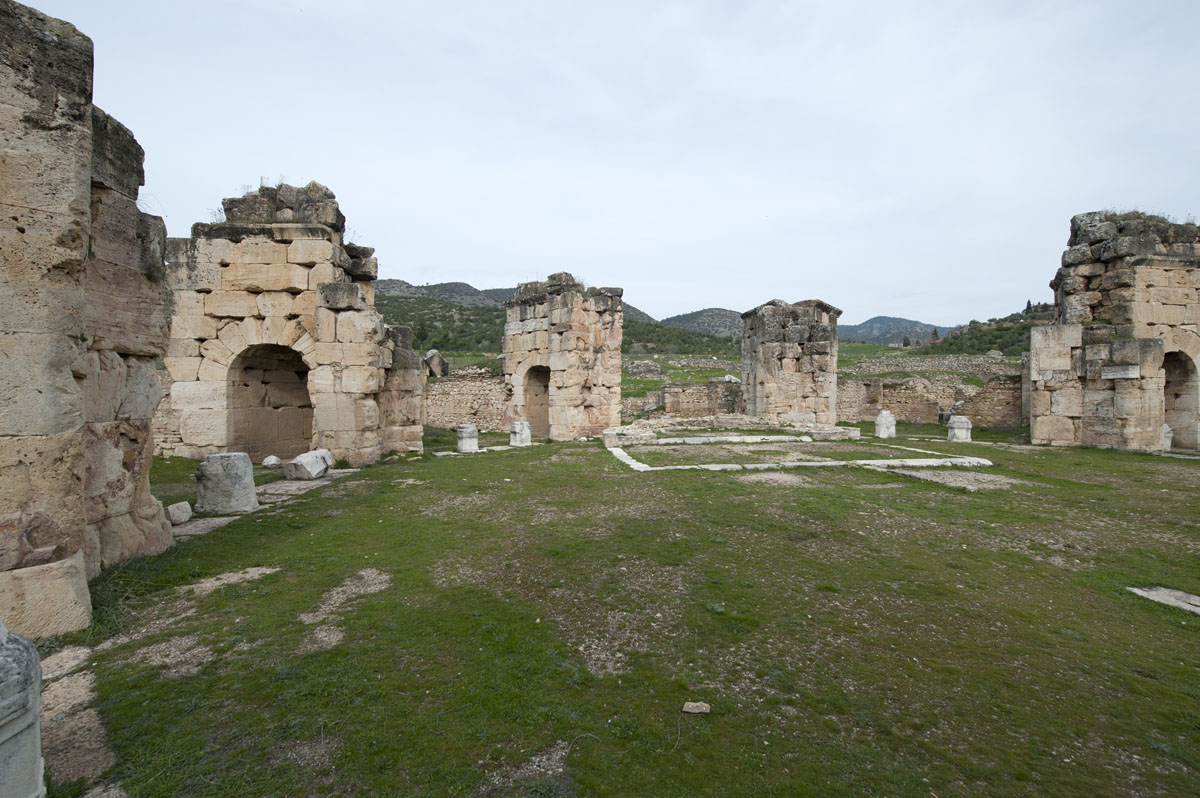 Hierapolis March 2011 4966.jpg