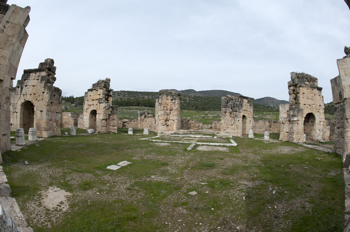 Hierapolis March 2011 4969.jpg