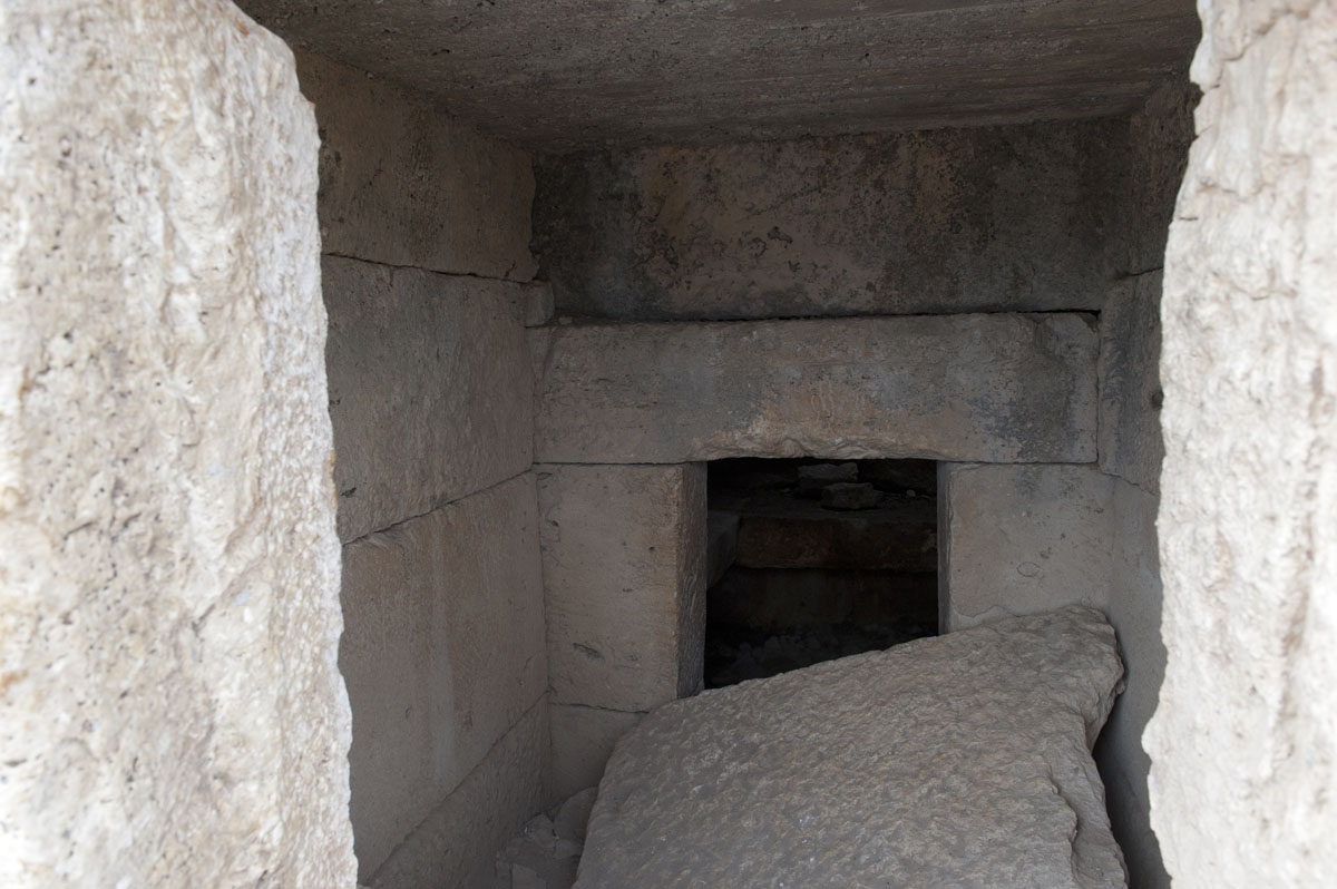Hierapolis Tumulus 51 5018.jpg