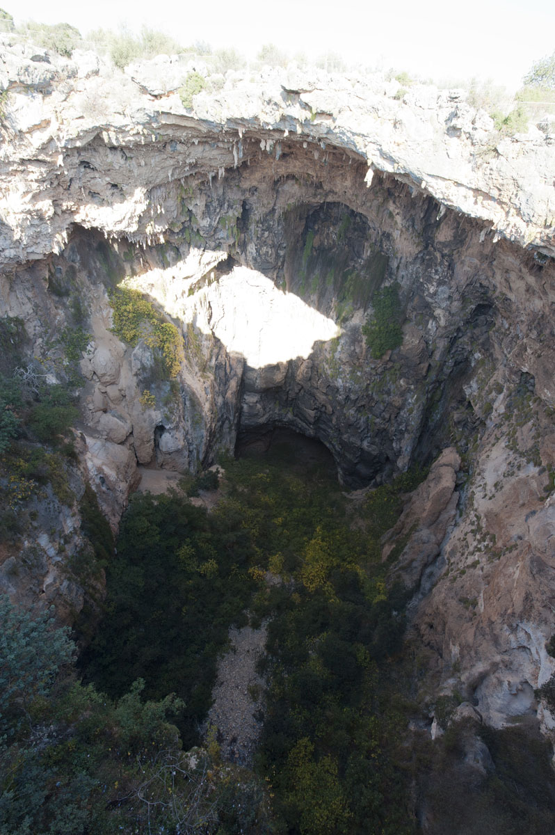 Heaven and hell and cave December 2011 1443.jpg