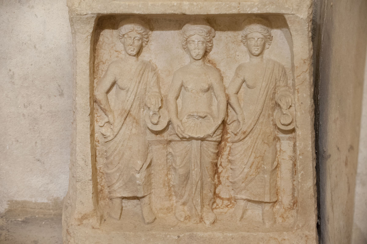 Side museum march 2012 4119.jpg