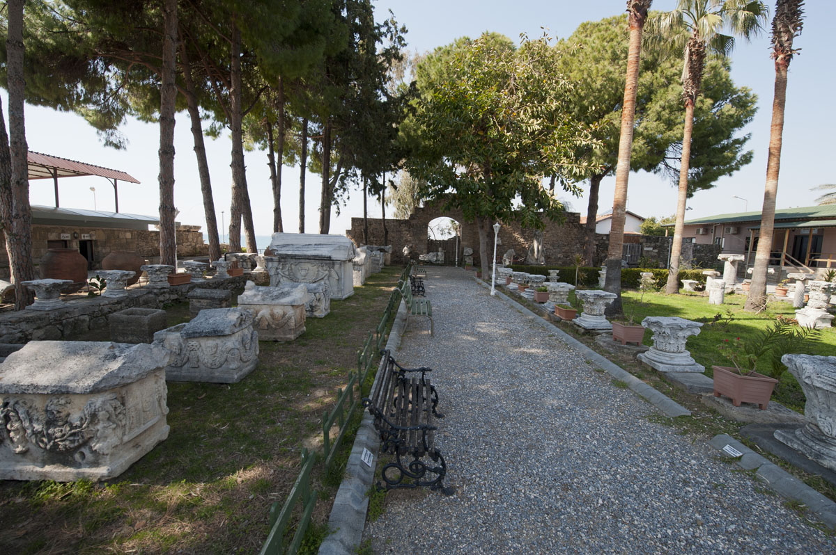 Side museum march 2012 4160.jpg