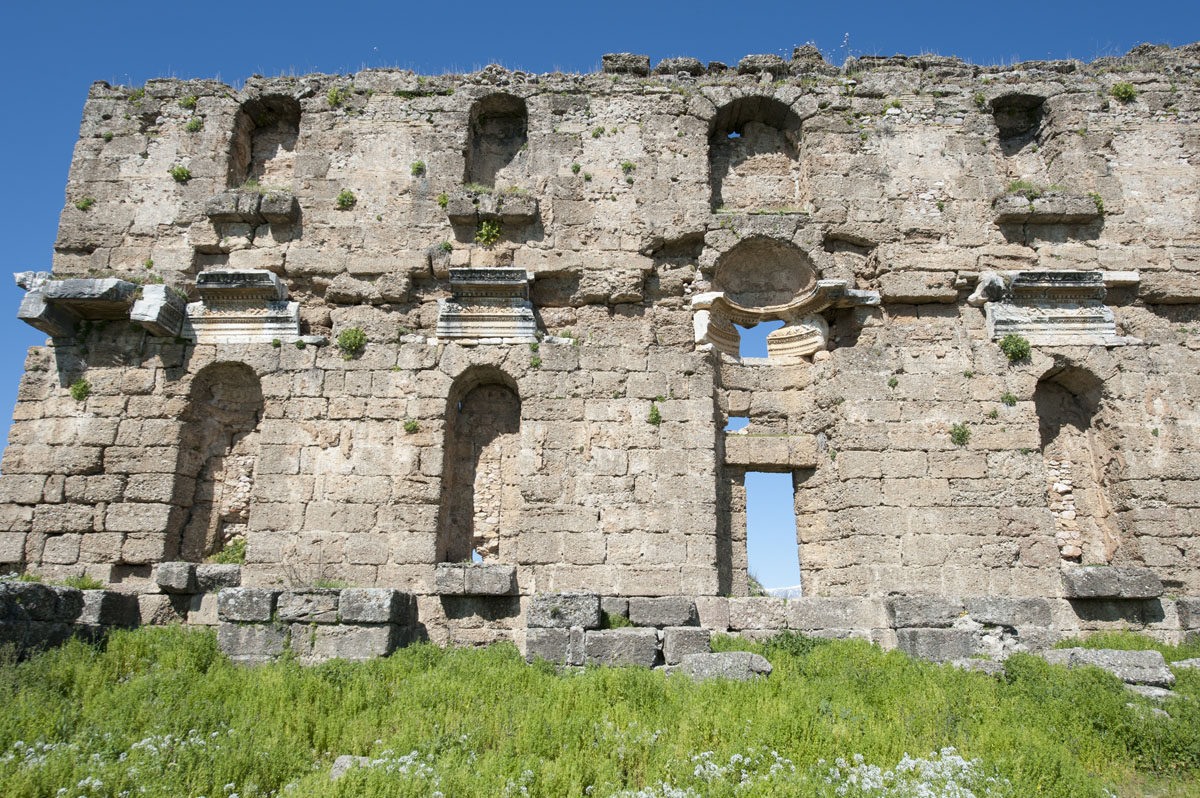 Aspendos march 2012 4707.jpg