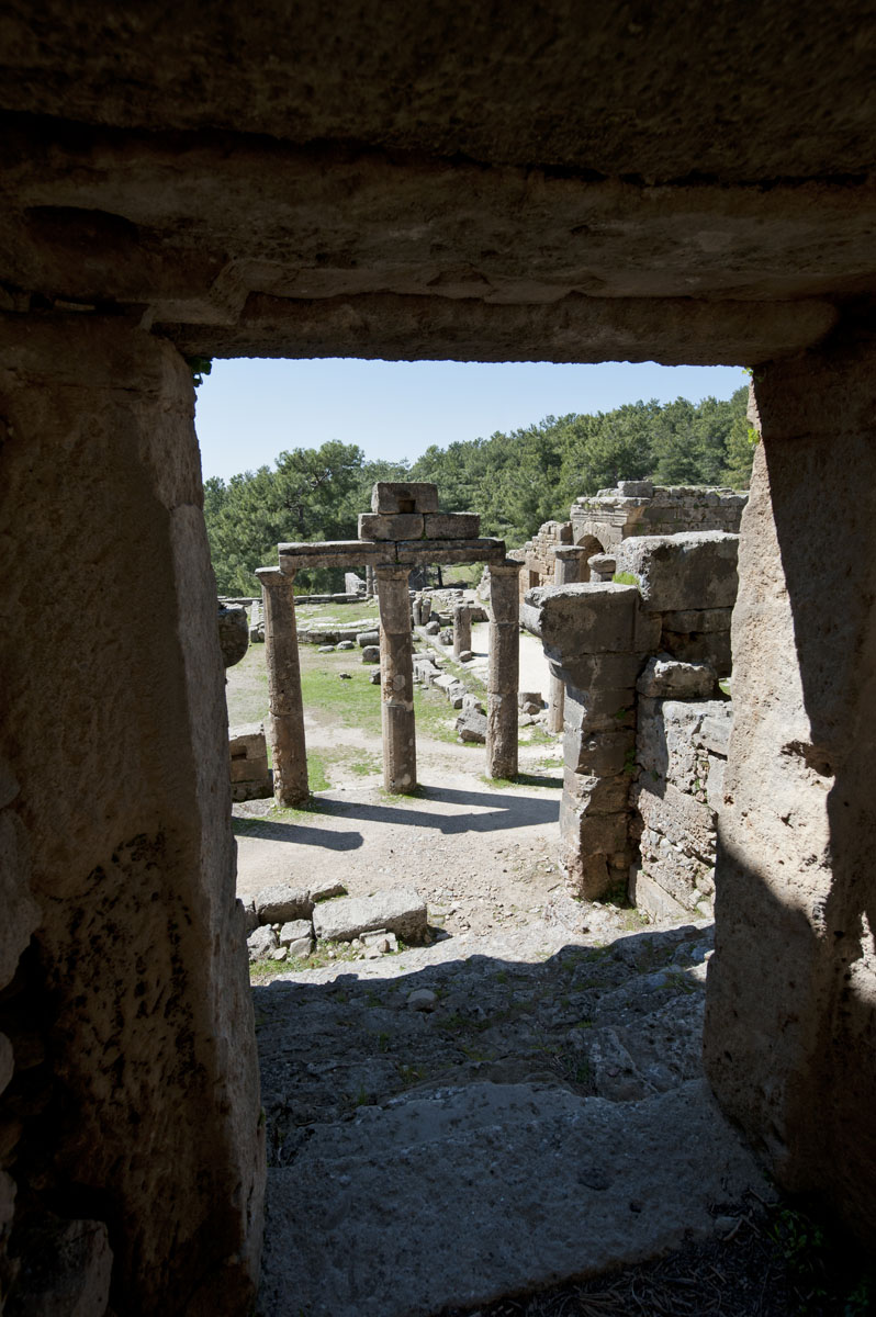 Lyrbe shops at stoa at agora 4436.jpg