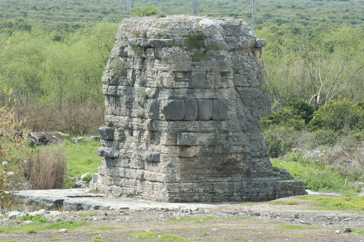Limyra cenotaph of Gaius Caesar 5149.jpg