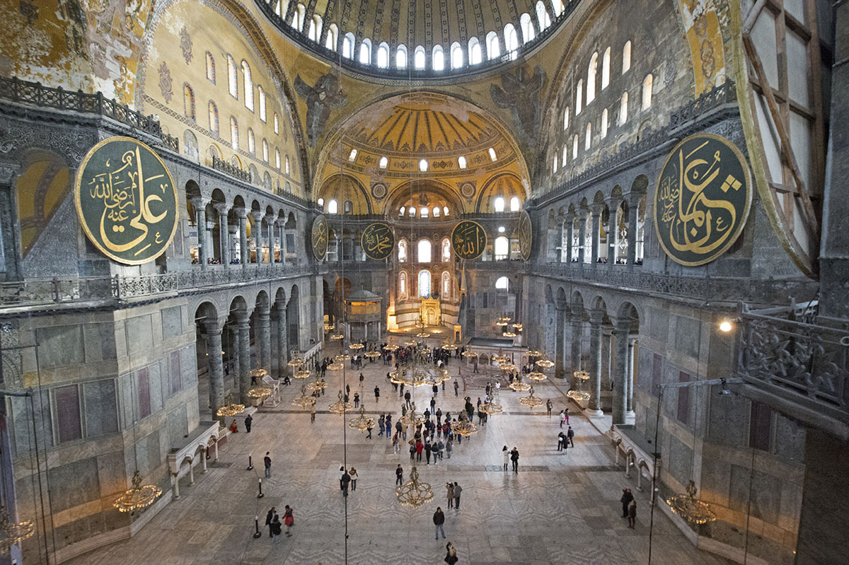Istanbul Haghia Sophia december 2012 5975.jpg