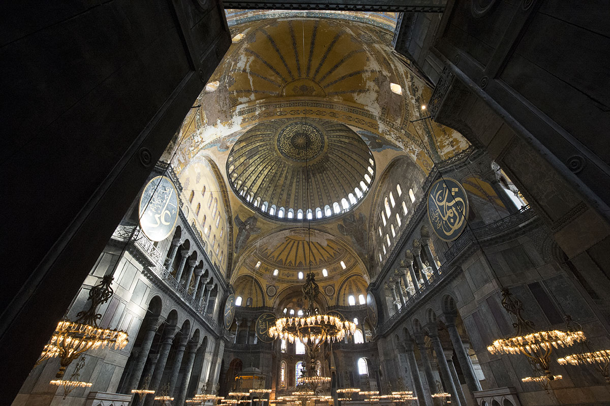 Istanbul Haghia Sophia december 2012 5987.jpg