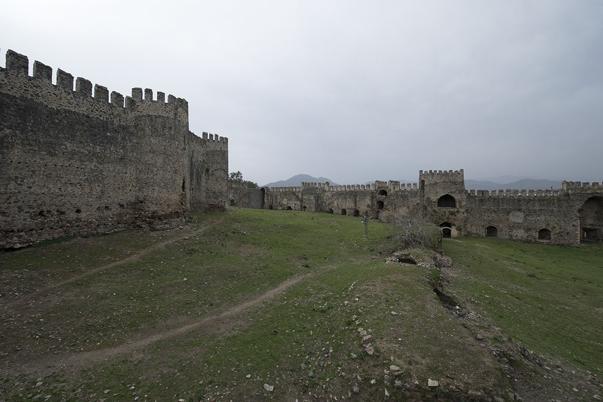 Anamur Castle March 2013 8620.jpg