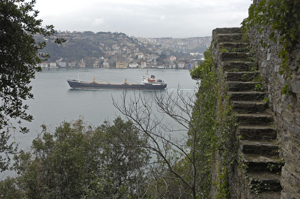 Istanbul Rumeli Hisari dec 2006 3648.jpg